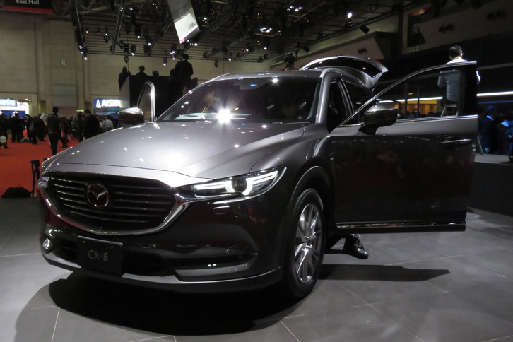 マツダCX-8
