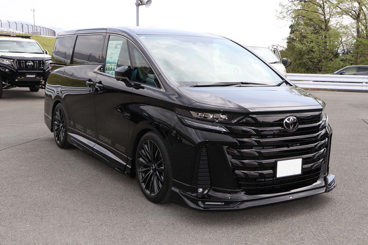 2024 RAYS FAN MEETING 参加車両（トヨタ・ヴェルファイア）