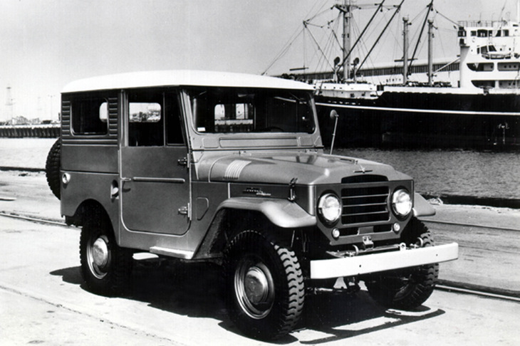 実質的に、トヨタの米国進出の先兵となったのは「ランドクルーザー」である。乗用車の輸出が再開されるまで、ただ1車種で米国販売を支え続けた。