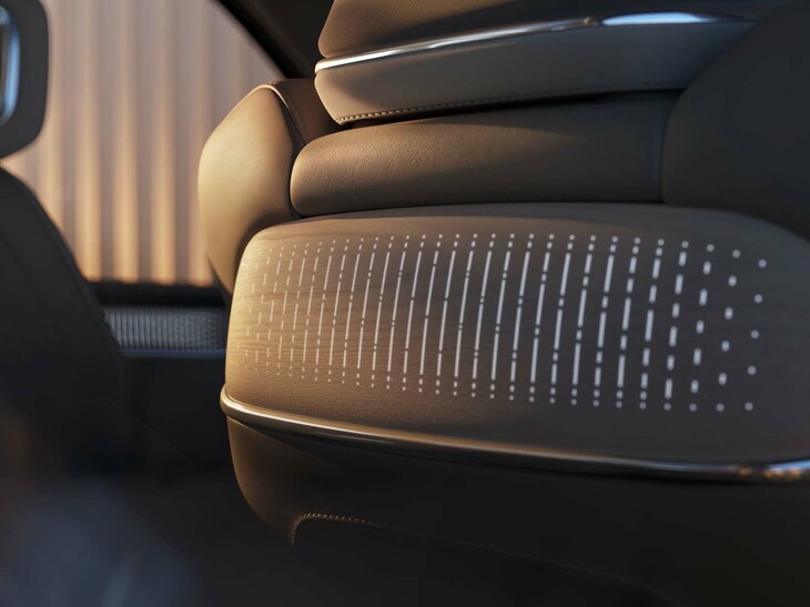 ボルボEM90（前席シートバック）