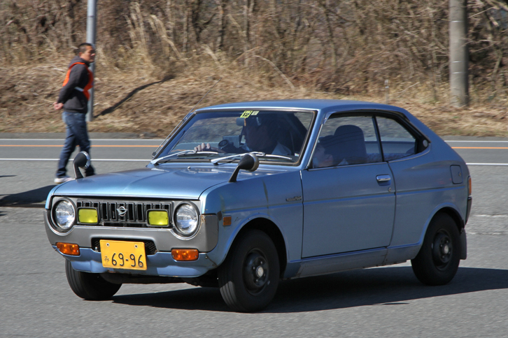 1971年に“軽初のハードトップ”をうたって登場した「ダイハツ・フェローMAXハードトップ」。この個体は軽（自家用）のナンバープレートが小型の白から黄色に変わった1975年以降のモデル。