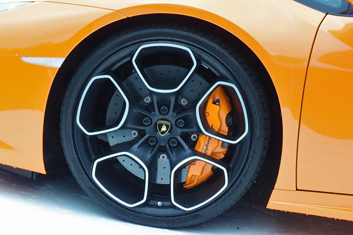 ランボルギーニ・ウラカンLP610-4 スパイダー