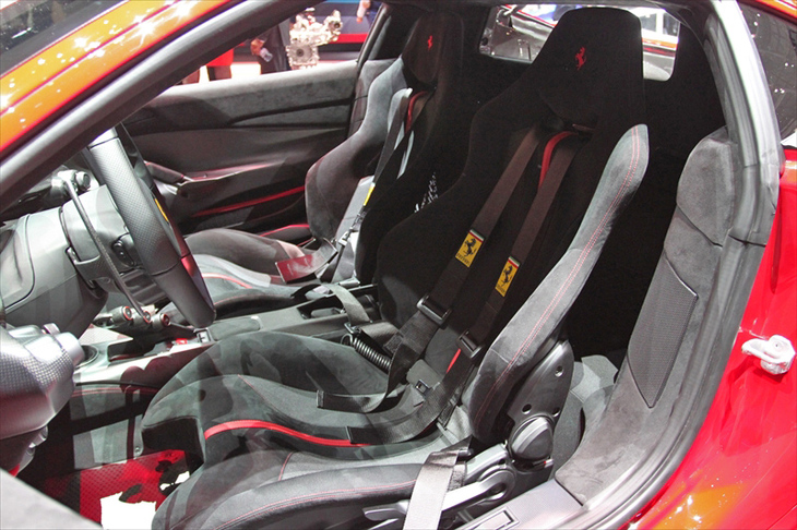 フェラーリ488ピスタ（シート）