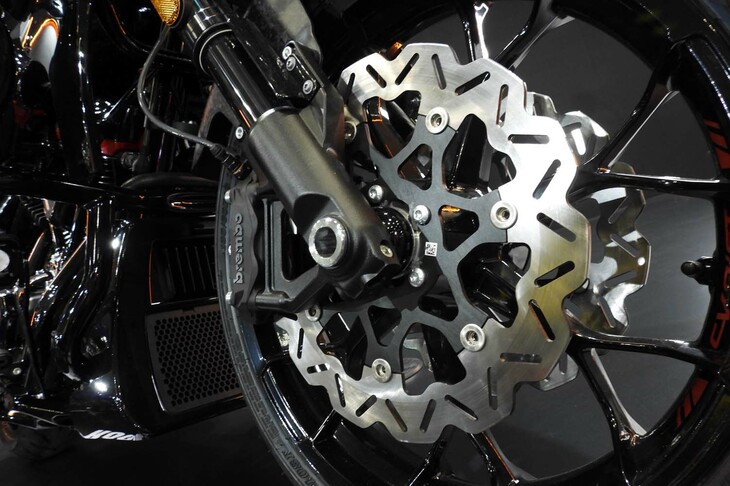 ハーレーダビッドソンCVOロードグライドST