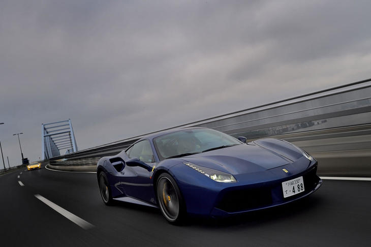 「488GTB」速い！（写真＝池之平昌信）