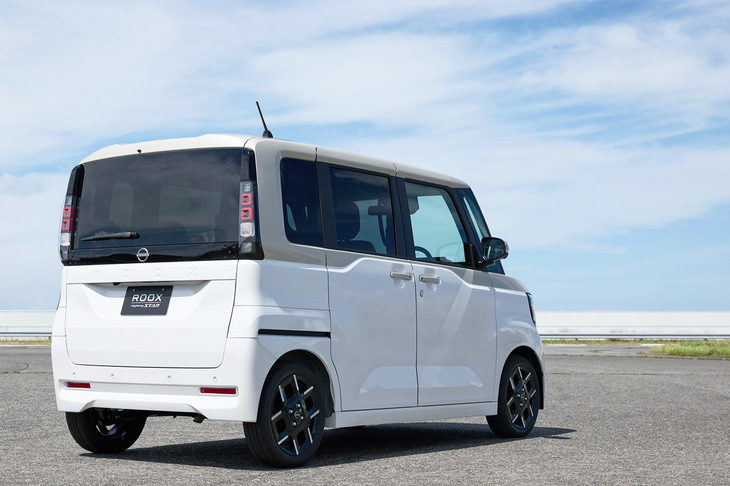 清水「軽自動車の値段が上がっているのは、それでも売れるから。お客の要望に応え続けた結果だよね」　
	ほった「資本主義のチキンレースですね。いろんな意味でインフレし続ける軽自動車がどこに行き着くか、3人で見届けましょう」