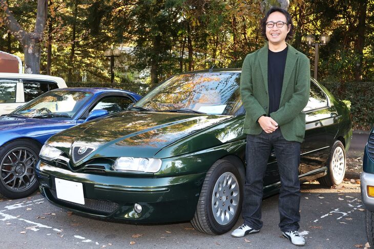 「アルファ・ロメオ146ti」というレア車に乗るtomohiro400F3さんは、ご家族で参加。もともと「アルフェッタGT」に乗っていたが、子供の成長とともに使いにくさを感じていたところ、知人が同車を譲ってくれることになり、乗り換えたという。アルファには珍しいグリーンのボディーカラーがお気に入り。2.0ツインスパークのMT車なので、普段乗りの快適さだけでなく、走りも楽しまれているようだ。