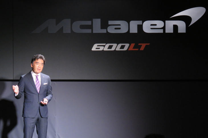 発表会の冒頭にて、あいさつに立つマクラーレン・オートモーティブ・アジア 日本支社代表の正本嘉宏氏。