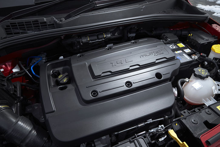 「クロスプラス」に搭載される1.4リッター直4ターボエンジン。最高出力170ps、最大トルク25.5kgmを発生する。