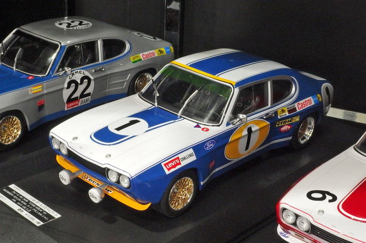 京商が取り扱うポールズモデルアートの1/18レジン製「フォード・カプリ2600RS」。1972年スパ・フランコルシャン24時間で3位に入ったフォードのワークスカーで、価格は1万6200円。ポールズモデルアートはドイツのメーカーで、これを含む初代「カプリ」や「カプリII」、「アウディ・クワトロ」や「ポルシェ911」などのコンペティションモデルをズラリとそろえていた。
