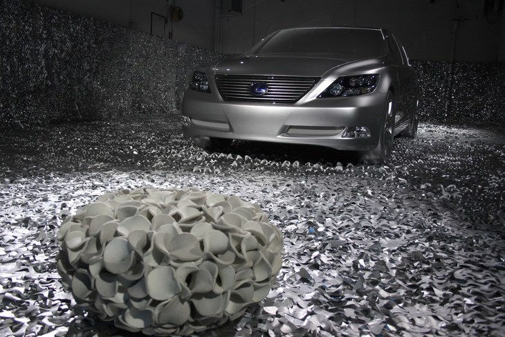 2007年。乾久美子氏の空間構成によるテーマは「Invisible Garden」。