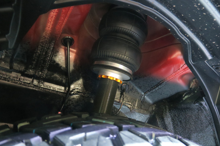 三菱エクリプス クロス 週末探検家仕様