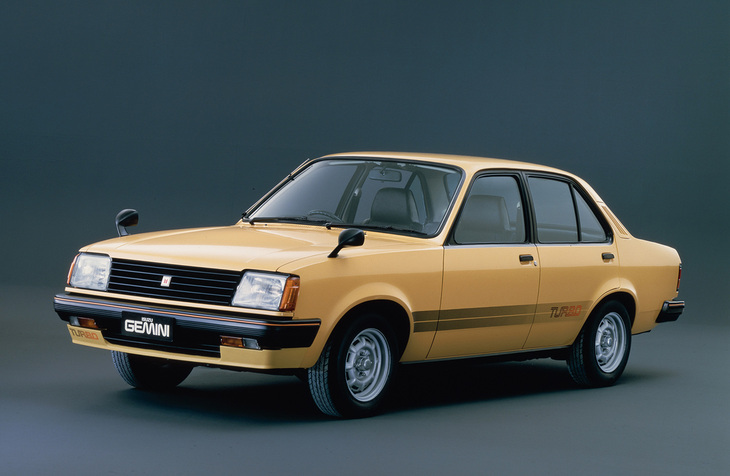 1982年11月に加えられたディーゼルターボのトップグレード「LG」のセダン。基本的にはこの姿が初代「ジェミニ」の最終型となる。