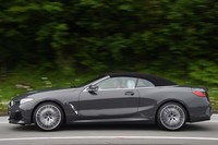 「M850i xDriveカブリオレ」の0-100km/h加速タイムは3.9秒。クーペの記録に対しては0.2秒遅れとなっている。