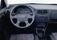 3代目は、約30年前の1994年に生まれた。インテリアデザインもずいぶん現代的になっている。