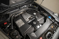 「AMG G63」に搭載される4リッターV8ツインターボエンジン。従来モデルより14ps高い585psの最高出力と、90Nm大きい850Nmの最大トルクを発生する。