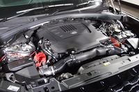 エンジンは、ディーゼル1種類とガソリン3種類が選べる。写真は最高出力380psを発生する3リッターV6スーパーチャージドユニット。