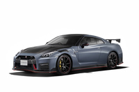 サーキットの路面のイメージを反映したという新たなボディーカラー「NISMOステルスグレー」をまとった「日産GT-R NISMOスペシャルエディション」。