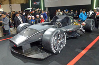 「GRスーパースポーツコンセプト」のテストカー。フルカーボンのシャシーは、レーシングガーそのもの。