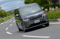 WLTCモード燃費は、1.5リッターターボ車がFFで13.2～13.9km/リッター、4WDで13.1～13.3km/リッター、e：HEVが19.5～20.0km/リッターだ。