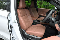 三菱が「アウトランダー」を大幅改良　新バッテリー採用で100kmを超えるEV走行換算距離を実現の画像