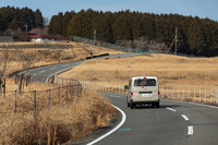 1.6リッター4気筒自然吸気のHR16DEエンジンは最高出力113PSと最大トルク150N・mを発生。4WDモデルは4段ATを、FWDモデルはCVTを組み合わせている。