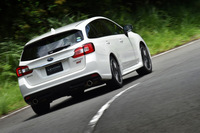 走りに関しては足まわりのチューニングが他のグレードとの大きな違い。フロントには可変減衰力ダンパーが装備される。写真は「1.6STI Sport EyeSight」。