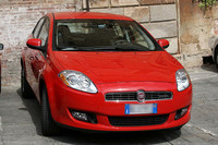 「フィアット・ブラーヴォ」。シエナにて。