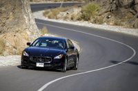 「マセラティ・クアトロポルテ ディーゼル」
    