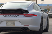 「911カレラ4 GTS」のリアビュー。