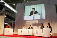 ディスカッションの様子。写真左から、小倉（智昭）、木下、小倉（茂徳）、八代、田中の各氏。