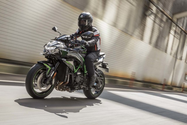 H2エイチツー Kawasaki Z H2 | ハイパースポーツモデル | スーパーチャージド
