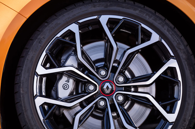 ルノー メガーヌ 4RS トロフィー ブレンボ Brembo キャリパー ルノー メガーヌ 4RS トロフィー ブレンボ Brembo キャリパー