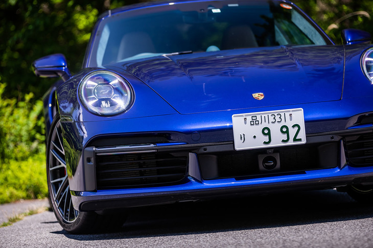 試乗した車両には、ランプユニット内がブラックに塗られるオプションの「ティンテッドLEDマトリクスヘッドライト」が装着されていた。