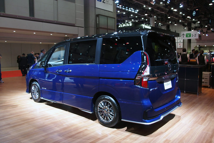 日産セレナAUTECH