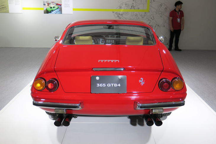 フェラーリ365GTB/4