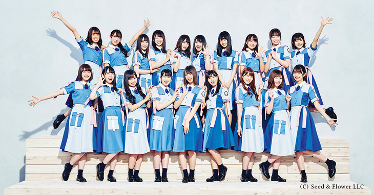 ドローンレースのアンバサダーを務めるアイドルグループの日向坂46。