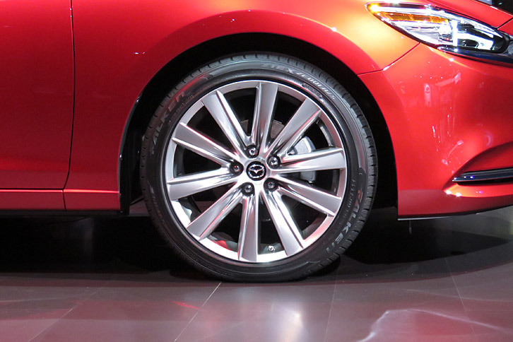 マツダ6（日本名：アテンザ）（タイヤとホイール）