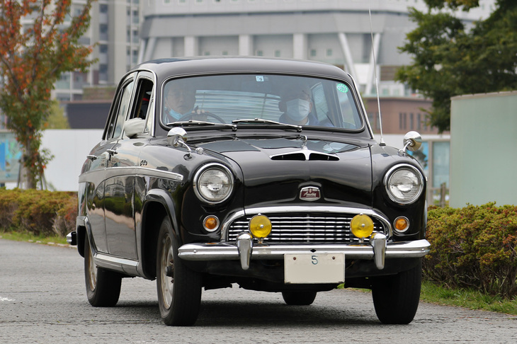 1959年「日産オースチンA50ケンブリッジ」。日産がライセンス生産していた英国オースチンの1.5リッター級サルーン。この顔つきを見て「『Mini』のマネしてる！」と叫んだ若い女性がいたとか。気持ちはわかるが、こちらが兄貴。