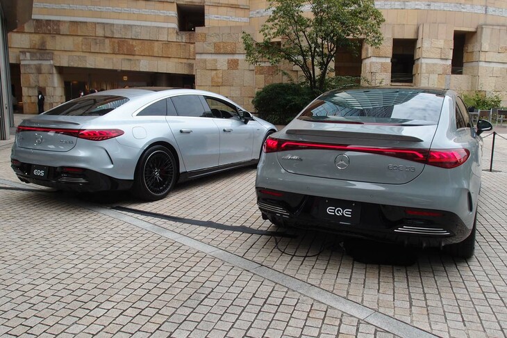 メルセデスAMG EQS53 4MATIC＋（写真左）と、同時に発表されたメルセデスAMG EQE53 4MATIC＋（同右）