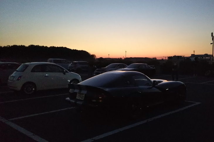 朝から夕方までひたすら走り倒すという、ボリューミーなスケジュールだった走行会。イベント終了時には、日はすっかり暮れていた。