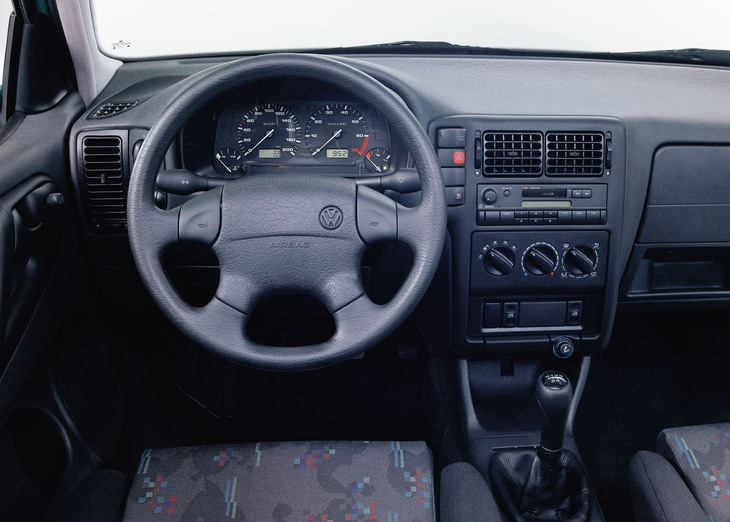 3代目は、約30年前の1994年に生まれた。インテリアデザインもずいぶん現代的になっている。