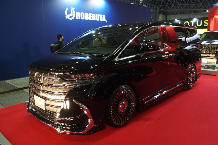 トヨタ・アルファード（WALD）