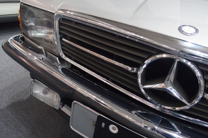 メルセデス・ベンツ560SL（1989年）／ヤナセクラシックカーセンター