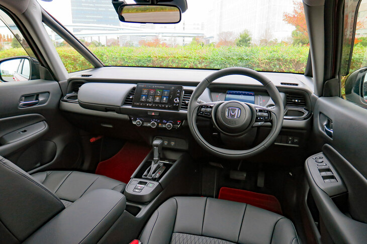 ホンダ・フィット リュクス 無限パーツ装着車（インストゥルメントパネルまわり）