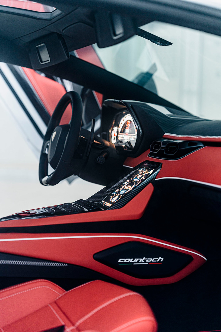 ランボルギーニ・カウンタックLPI800-4（インテリア）
