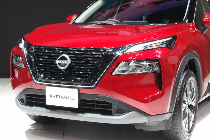 日産エクストレイルX e-4ORCE（フロントまわり）