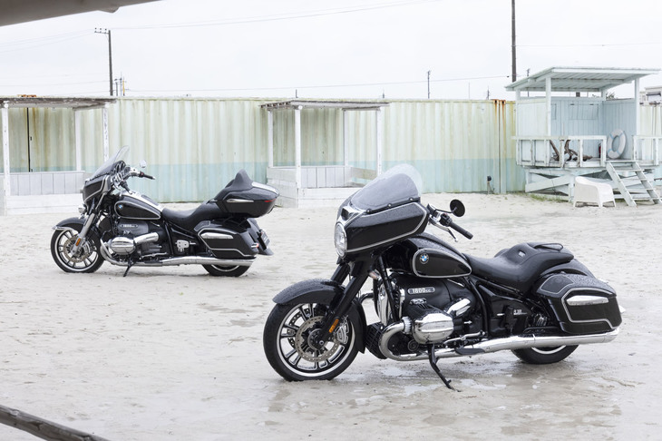 戦前の「R5」をはじめとする、往年のBMW製モーターサイクルに範を求めた「R18」シリーズ。イメージカラーの「ブラックストームメタリック」も、それらをモチーフにしたものだ。