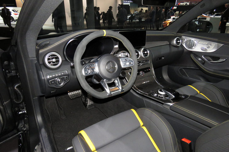 メルセデスAMG C63 Sクーペ（インテリア）