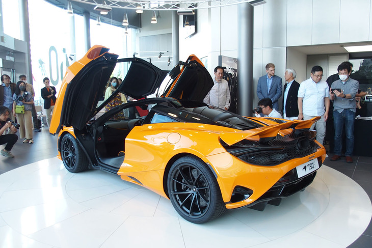 マクラーレン750S（リアビュー）